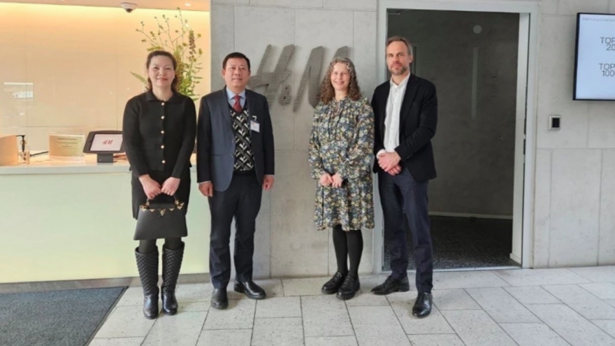 H&M, Nordic businesses seek suppliers in Vietnam